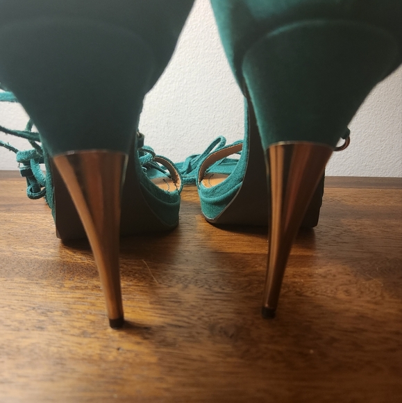 Colin Stuart | Suede Lace-Up Tasseled Gladiator Heels - Picture 4 of 8